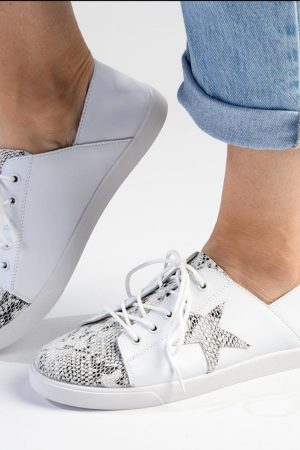 NICKI WHITE SNEAKERS WITH SNAKE TOE & STAR